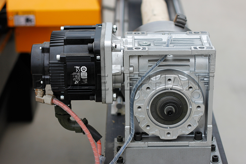 自動換刀開料機(jī)零部件